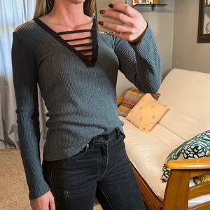 Fitz & Eddi Long Sleeve V Neck